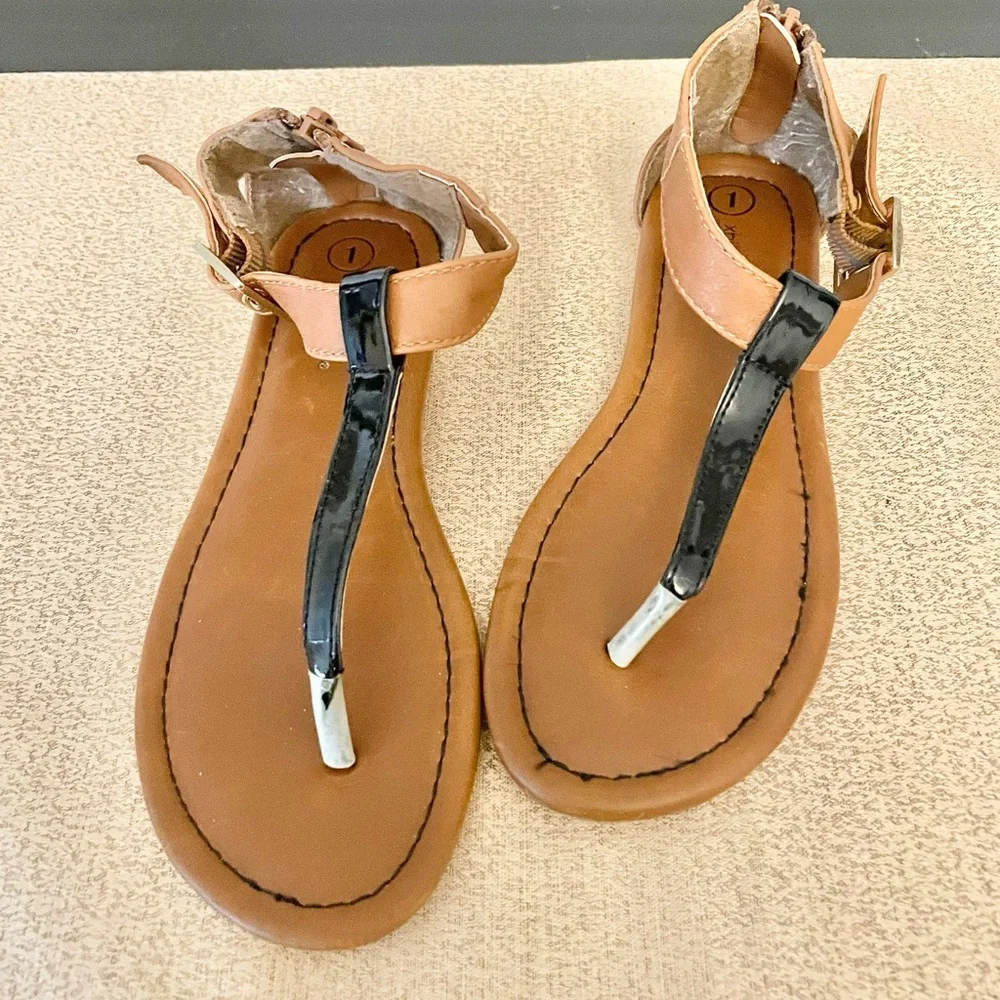 Girl’s Xhilaration Ankle Strap Thong Sandals